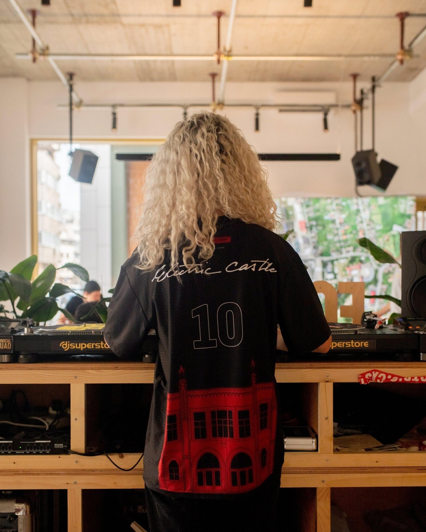 Electric Castle Football Shirt - Henotique